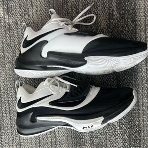 Nike Freak 3 Basketball Shoes